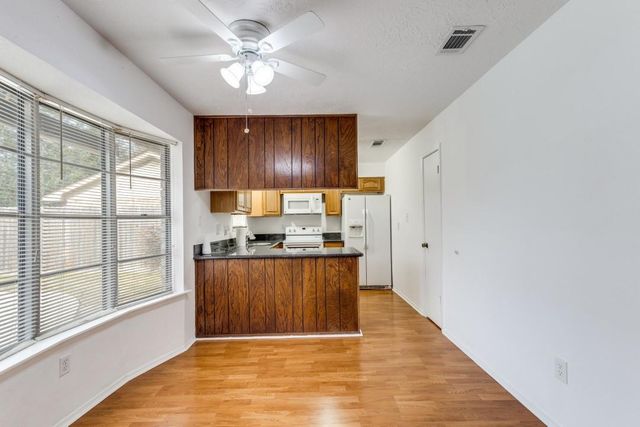 16210 Tibet Road, Friendswood, TX 77546