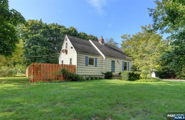 39 Sunset, Pequannock Township, NJ 07444