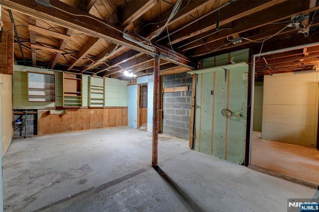 39 Sunset, Pequannock Township, NJ 07444