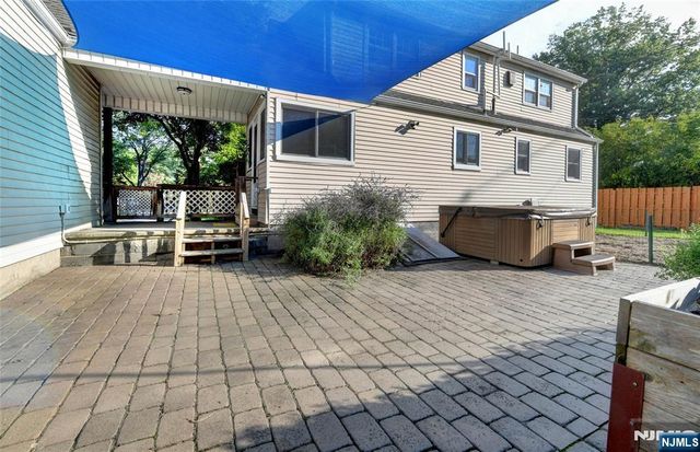 39 Sunset, Pequannock Township, NJ 07444