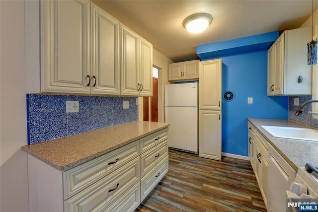 39 Sunset, Pequannock Township, NJ 07444
