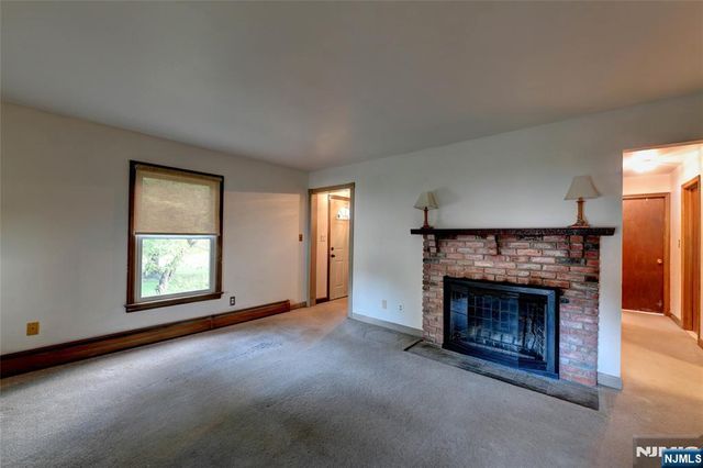 39 Sunset, Pequannock Township, NJ 07444