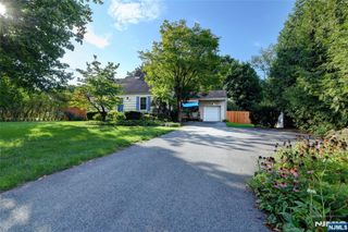 39 Sunset, Pequannock Township, NJ 07444