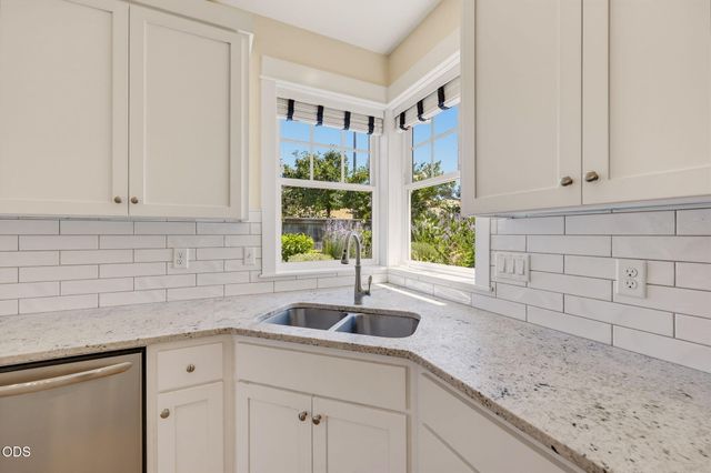 3832 Sherwood Park Drive, Medford, OR 97504