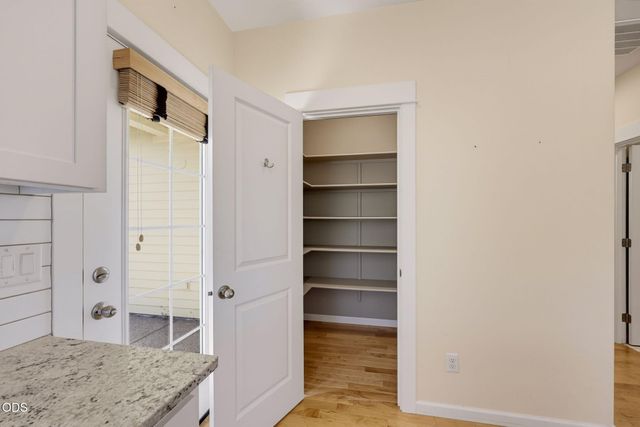3832 Sherwood Park Drive, Medford, OR 97504