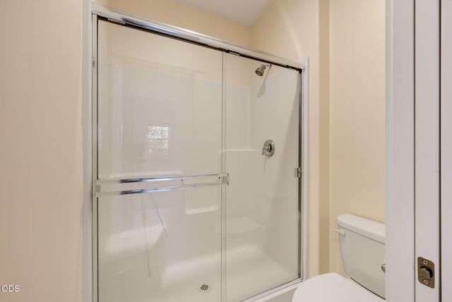3832 Sherwood Park Drive, Medford, OR 97504
