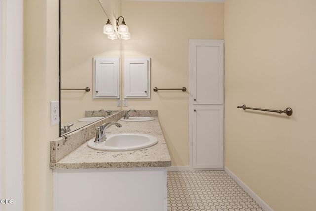3832 Sherwood Park Drive, Medford, OR 97504