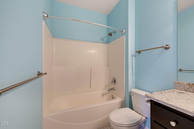 3832 Sherwood Park Drive, Medford, OR 97504