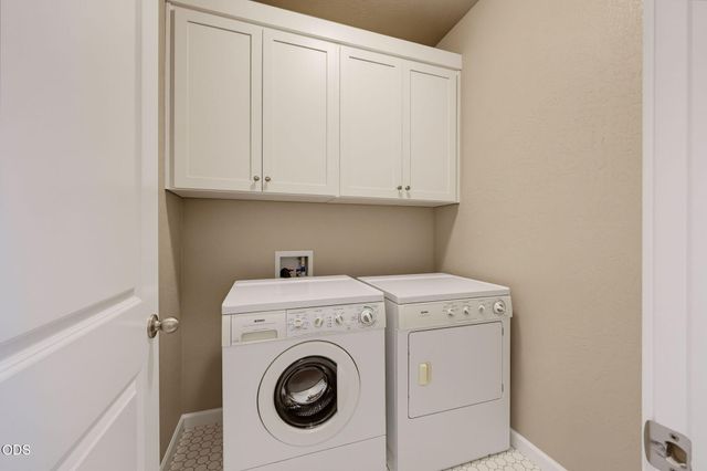 3832 Sherwood Park Drive, Medford, OR 97504
