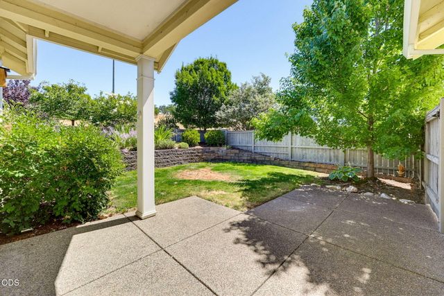 3832 Sherwood Park Drive, Medford, OR 97504