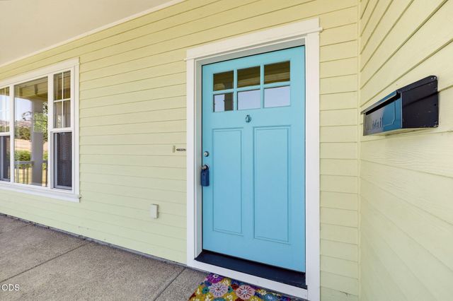 3832 Sherwood Park Drive, Medford, OR 97504
