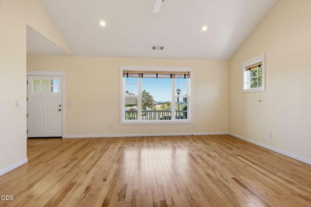 3832 Sherwood Park Drive, Medford, OR 97504
