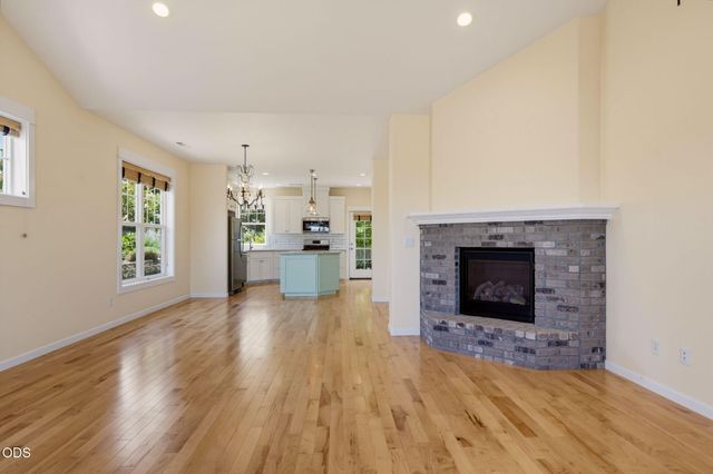 3832 Sherwood Park Drive, Medford, OR 97504