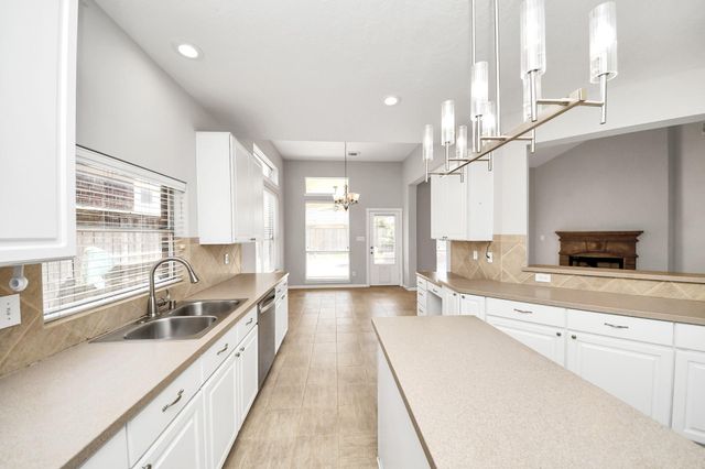 1611 Barton Creek Trail, Katy, TX 77450
