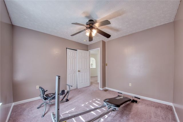 219 Waterford Dr, Mckees Rocks, PA 15136