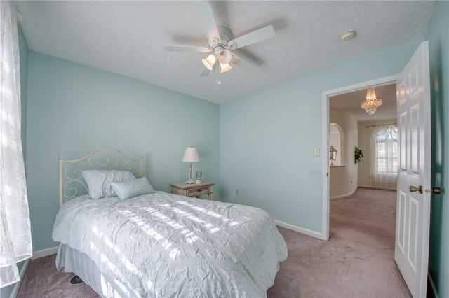 219 Waterford Dr, Mckees Rocks, PA 15136