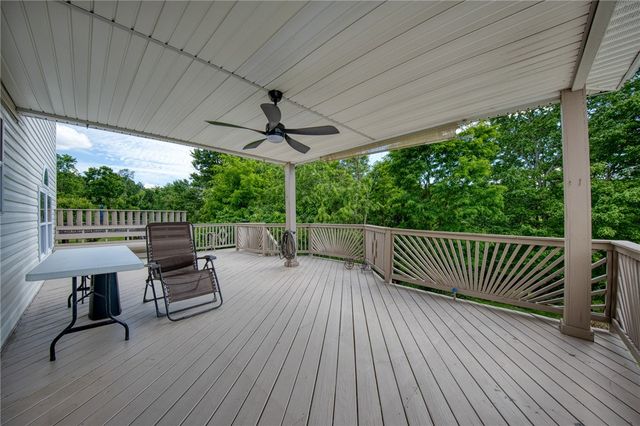 219 Waterford Dr, Mckees Rocks, PA 15136