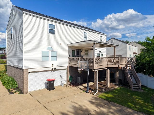 219 Waterford Dr, Mckees Rocks, PA 15136