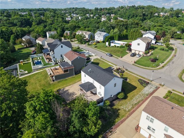 219 Waterford Dr, Mckees Rocks, PA 15136