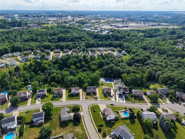 219 Waterford Dr, Mckees Rocks, PA 15136