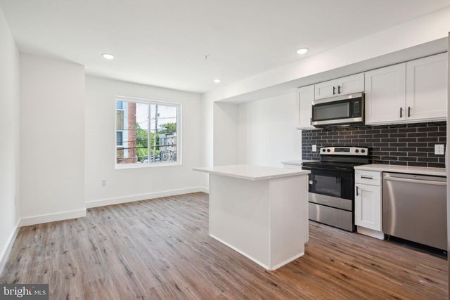 922 W SUSQUEHANNA AVE, Philadelphia, PA 19122