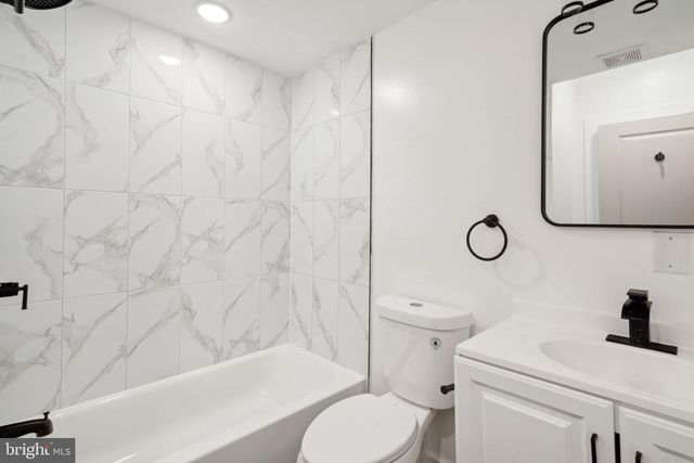 922 W SUSQUEHANNA AVE, Philadelphia, PA 19122