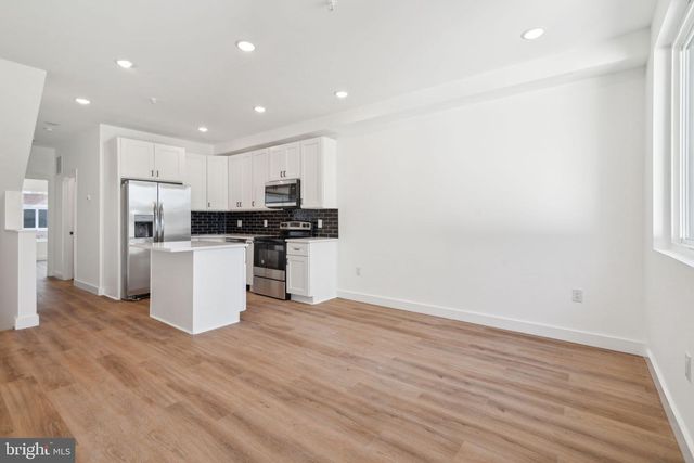 922 W SUSQUEHANNA AVE, Philadelphia, PA 19122