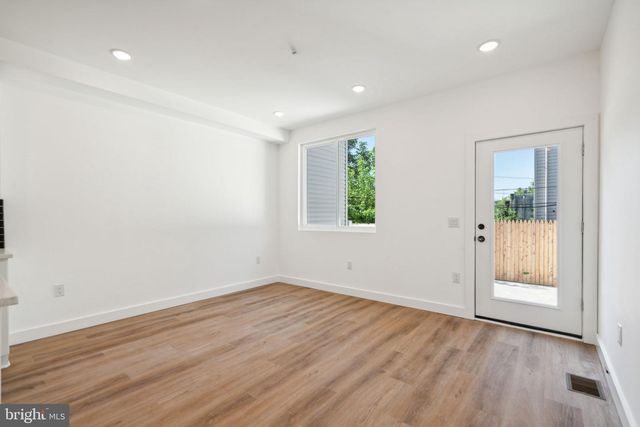 922 W SUSQUEHANNA AVE, Philadelphia, PA 19122