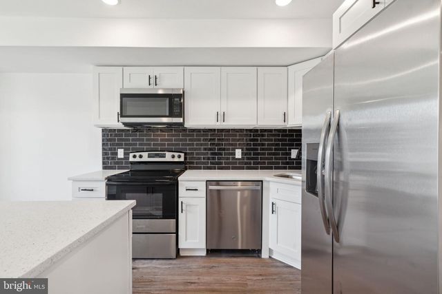 922 W SUSQUEHANNA AVE, Philadelphia, PA 19122
