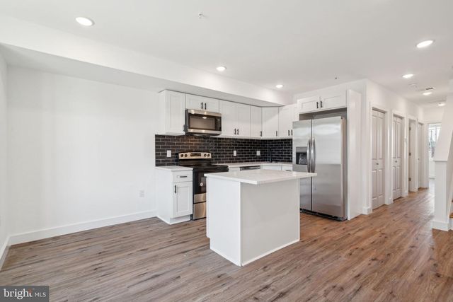 922 W SUSQUEHANNA AVE, Philadelphia, PA 19122