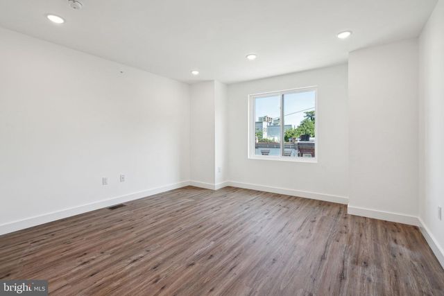 922 W SUSQUEHANNA AVE, Philadelphia, PA 19122