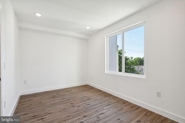 922 W SUSQUEHANNA AVE, Philadelphia, PA 19122