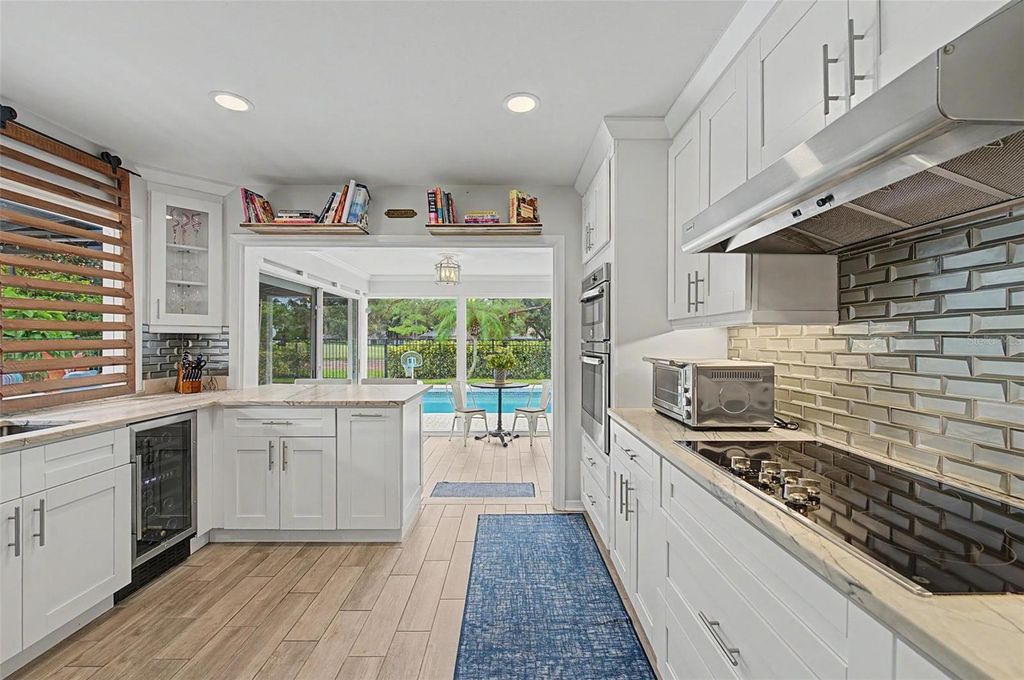 Image 13 of property listing at 3909 NORTHAMPTON WAY, Tampa, FL 33618