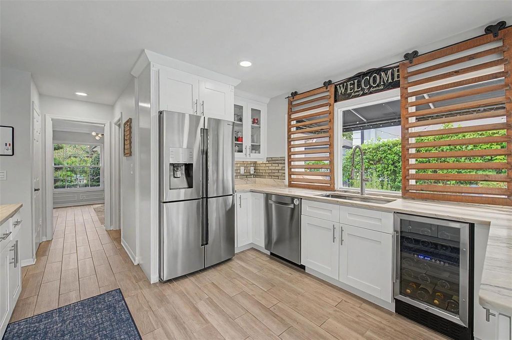 Image 14 of property listing at 3909 NORTHAMPTON WAY, Tampa, FL 33618