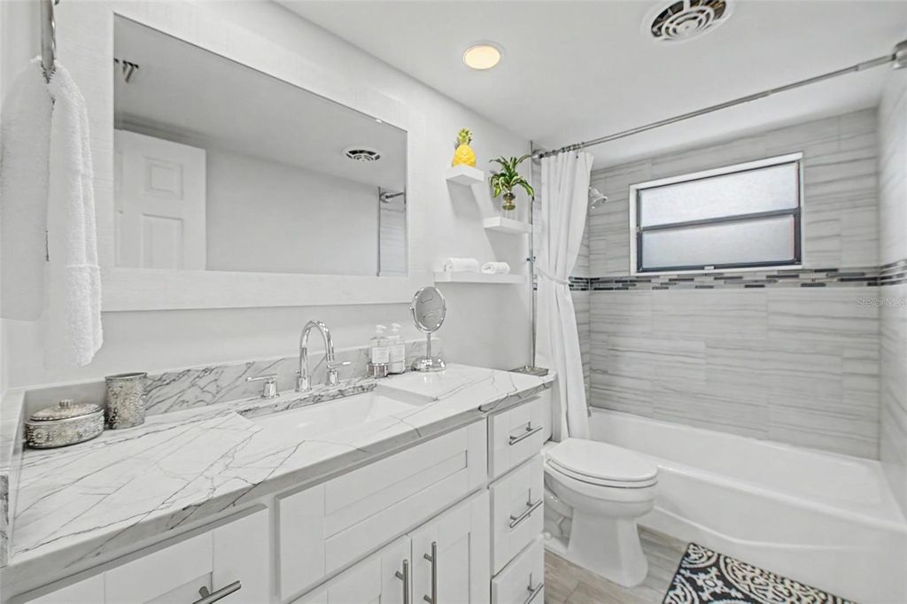 Image 31 of property listing at 3909 NORTHAMPTON WAY, Tampa, FL 33618