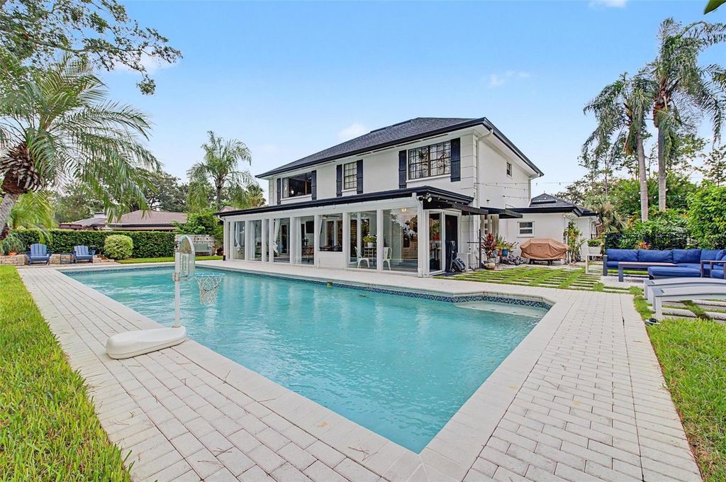 Image 33 of property listing at 3909 NORTHAMPTON WAY, Tampa, FL 33618