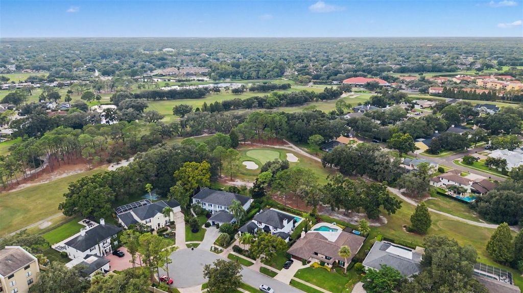 Image 40 of property listing at 3909 NORTHAMPTON WAY, Tampa, FL 33618