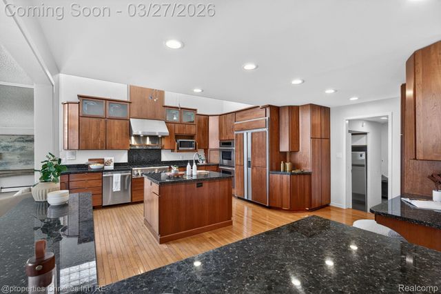 2323 Solano Drive, Wolverine Lake Village, MI 48390