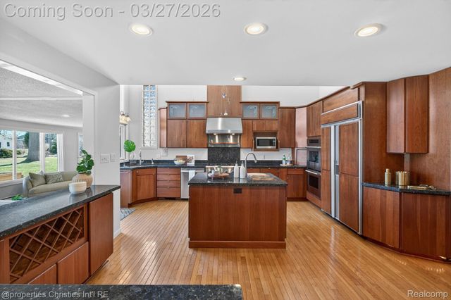 2323 Solano Drive, Wolverine Lake Village, MI 48390