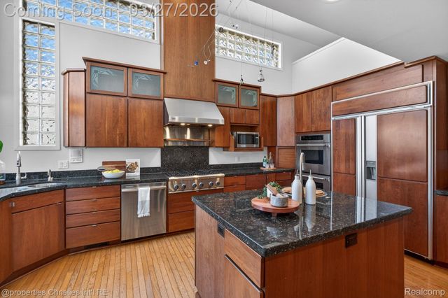 2323 Solano Drive, Wolverine Lake Village, MI 48390