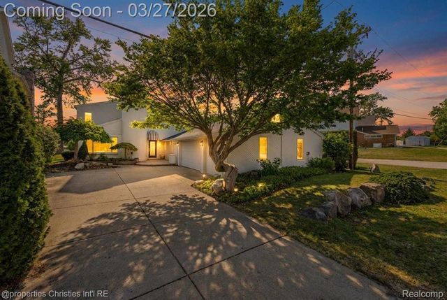 2323 Solano Drive, Wolverine Lake Village, MI 48390