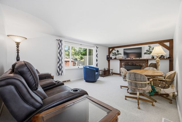 179 Sheaffer Rd, Barnstable, MA 02632