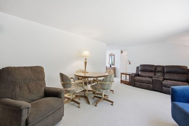 179 Sheaffer Rd, Barnstable, MA 02632