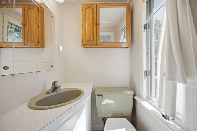 179 Sheaffer Rd, Barnstable, MA 02632