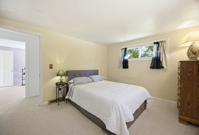 179 Sheaffer Rd, Barnstable, MA 02632