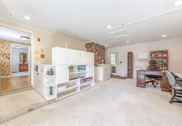 179 Sheaffer Rd, Barnstable, MA 02632