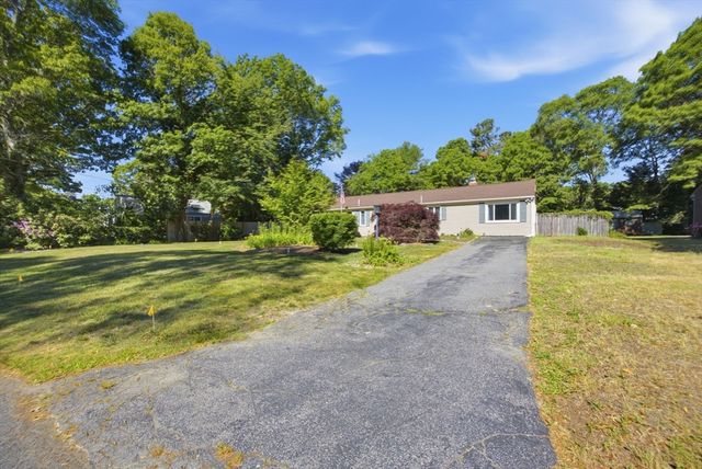 179 Sheaffer Rd, Barnstable, MA 02632