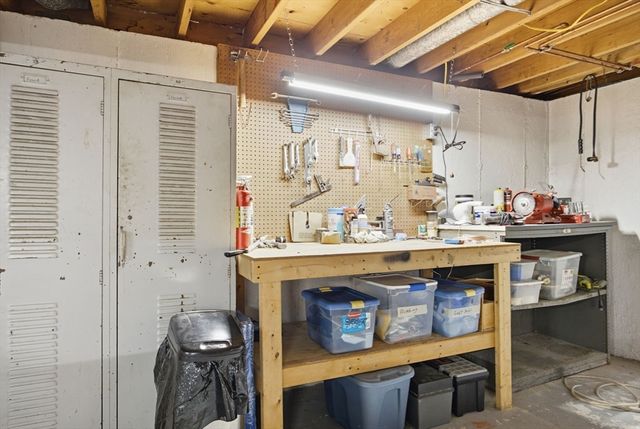 179 Sheaffer Rd, Barnstable, MA 02632