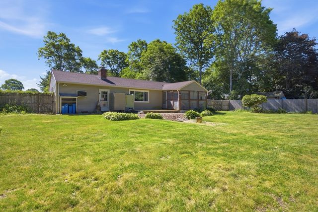 179 Sheaffer Rd, Barnstable, MA 02632