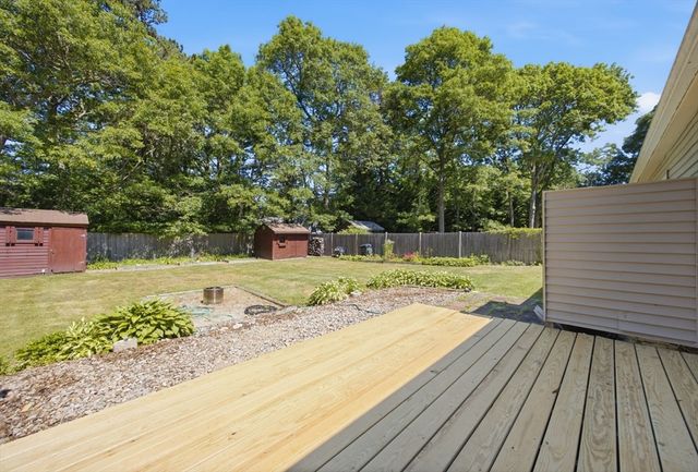 179 Sheaffer Rd, Barnstable, MA 02632